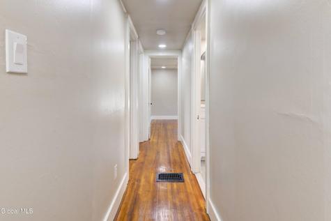 32 Fullerton Avenue Schenectady NY 12304