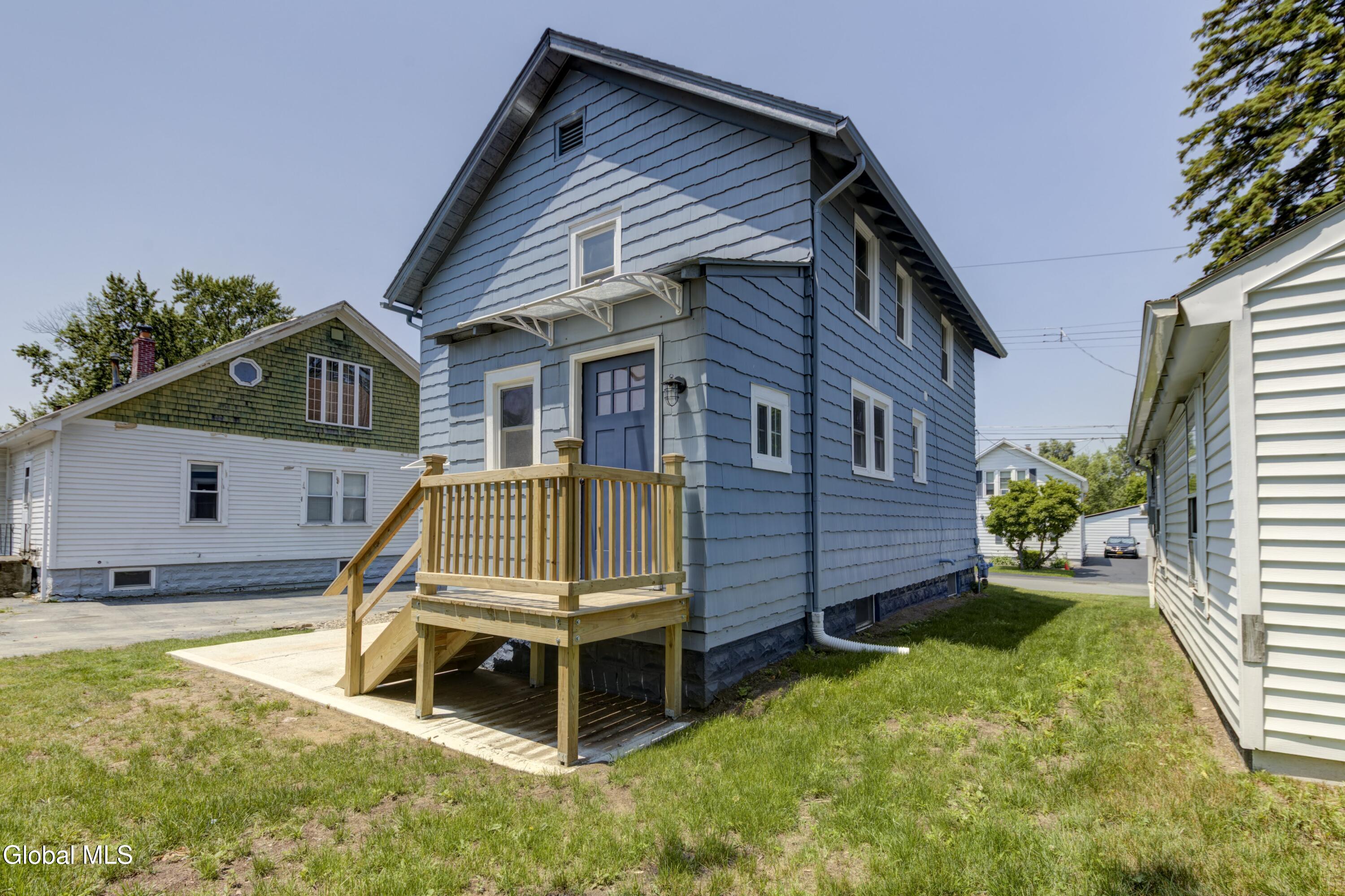 32 Fullerton Avenue Schenectady NY 12304