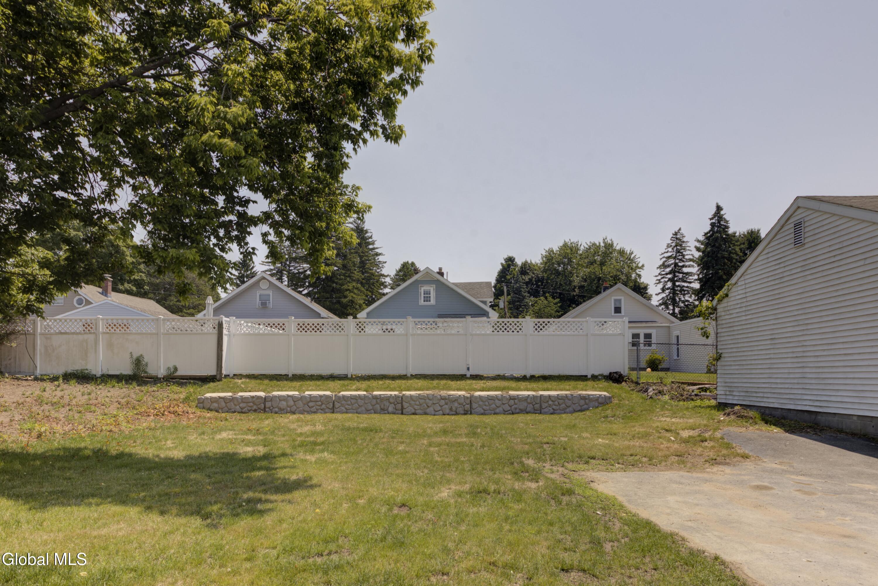 32 Fullerton Avenue Schenectady NY 12304