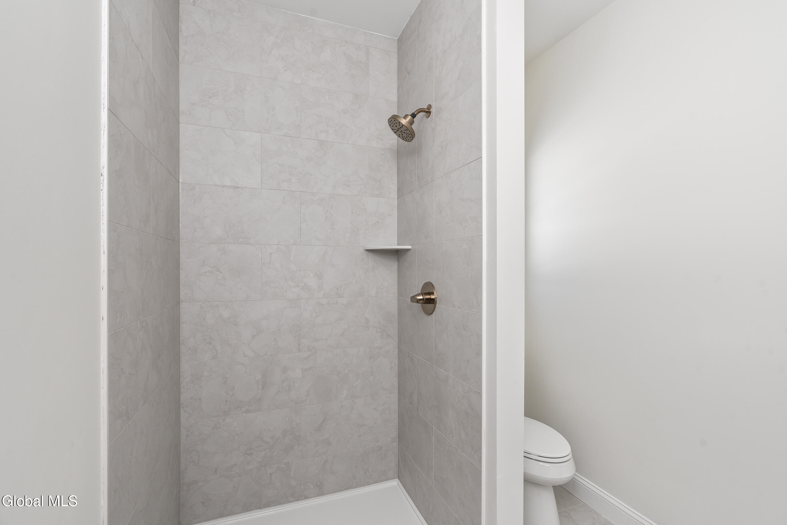 223 Pinewood Drive Schenectady NY 12303