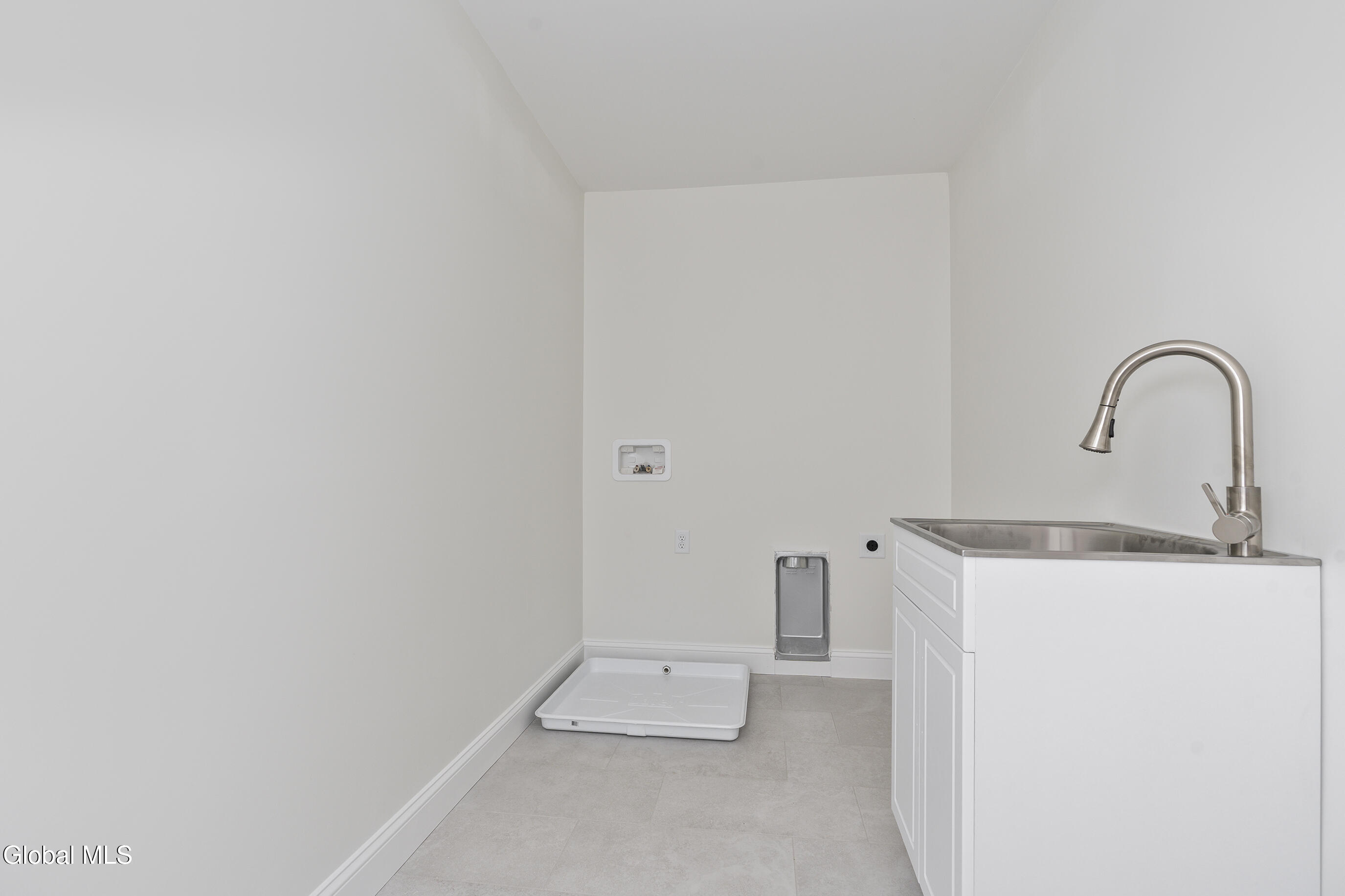 223 Pinewood Drive Schenectady NY 12303