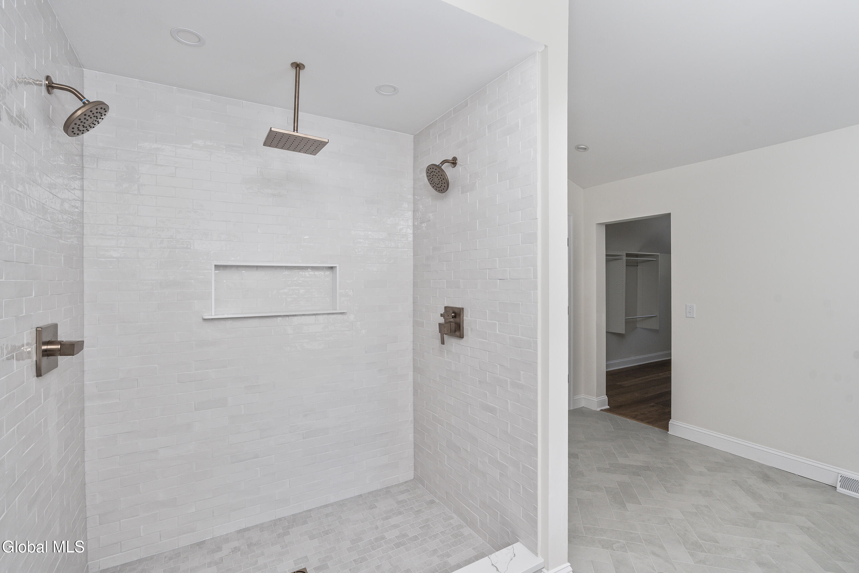 223 Pinewood Drive Schenectady NY 12303