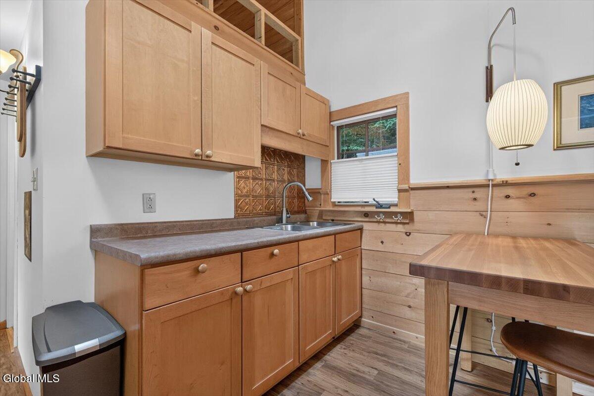 50 Lake Camp Way Cropseyville NY 12052