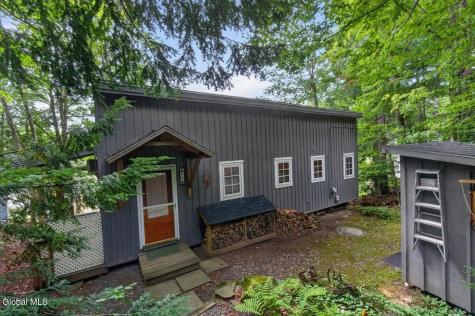 50 Lake Camp Way Cropseyville NY 12052