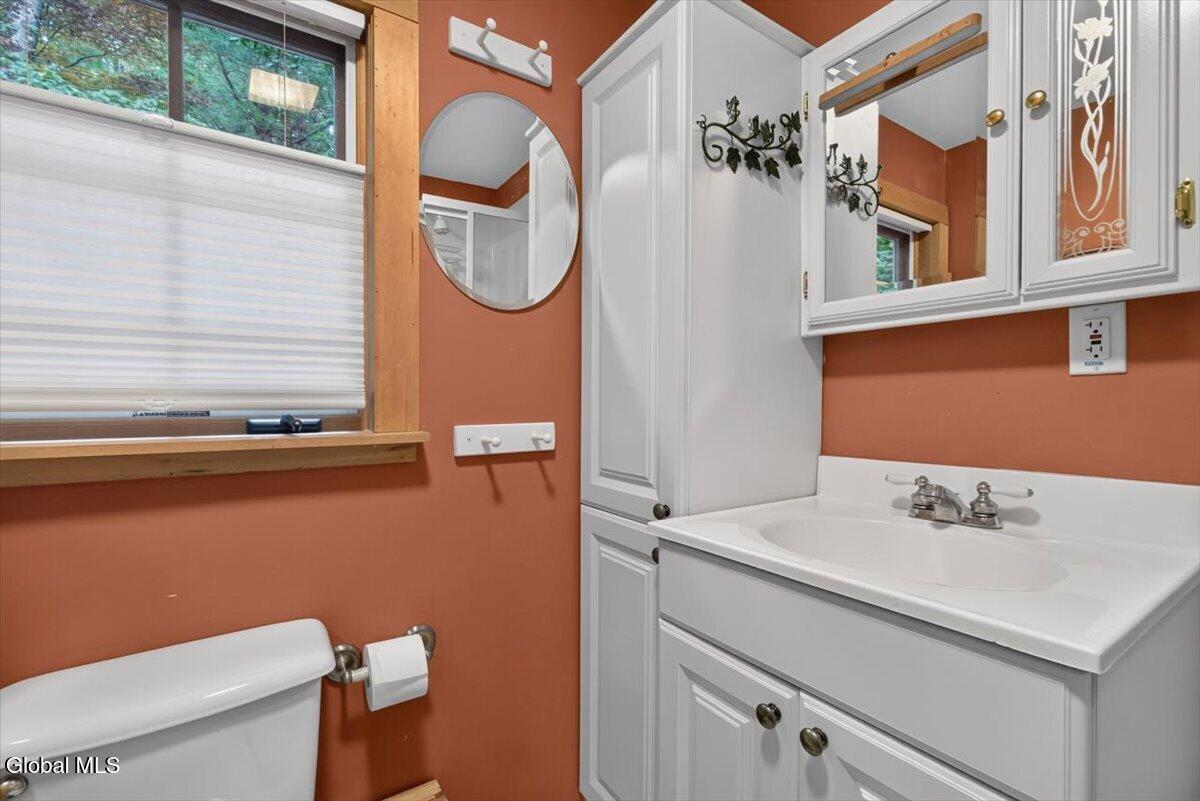 50 Lake Camp Way Cropseyville NY 12052