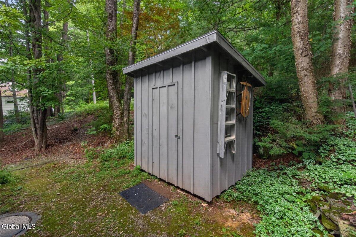 50 Lake Camp Way Cropseyville NY 12052
