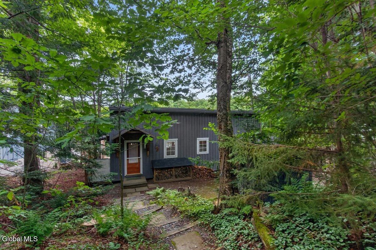 50 Lake Camp Way Cropseyville NY 12052