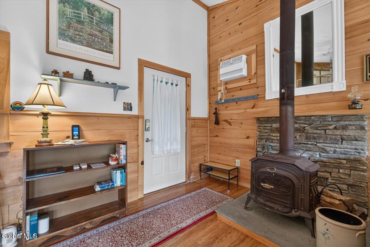 50 Lake Camp Way Cropseyville NY 12052