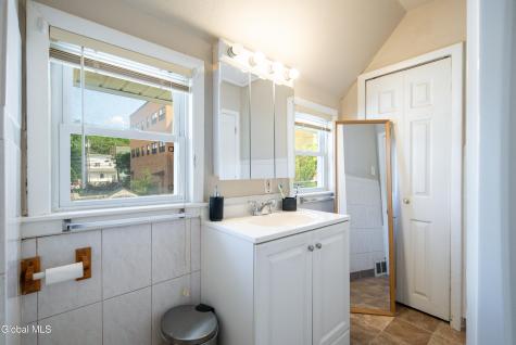 28 Grant Avenue Albany NY 12206