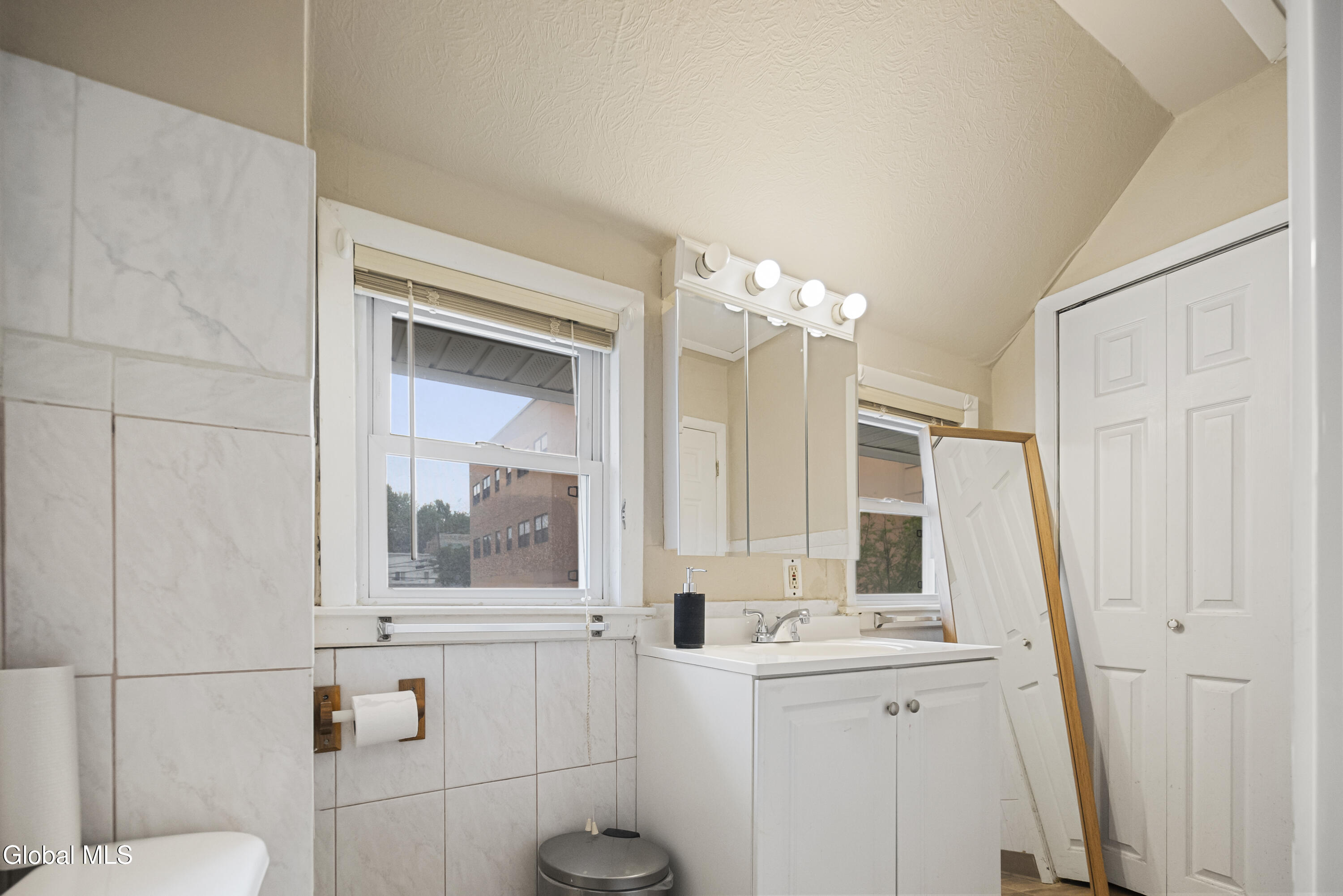 28 Grant Avenue Albany NY 12206