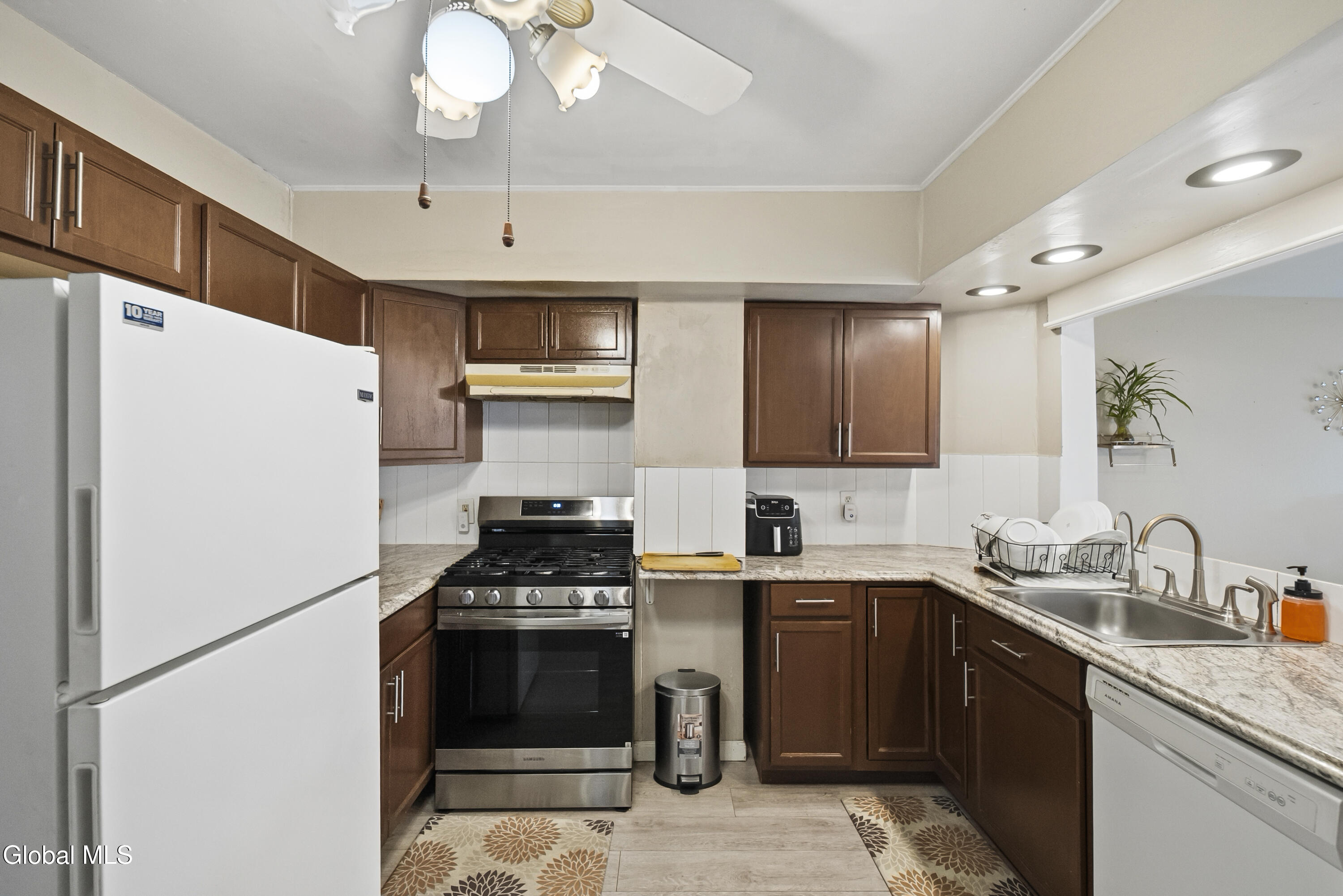 28 Grant Avenue Albany NY 12206
