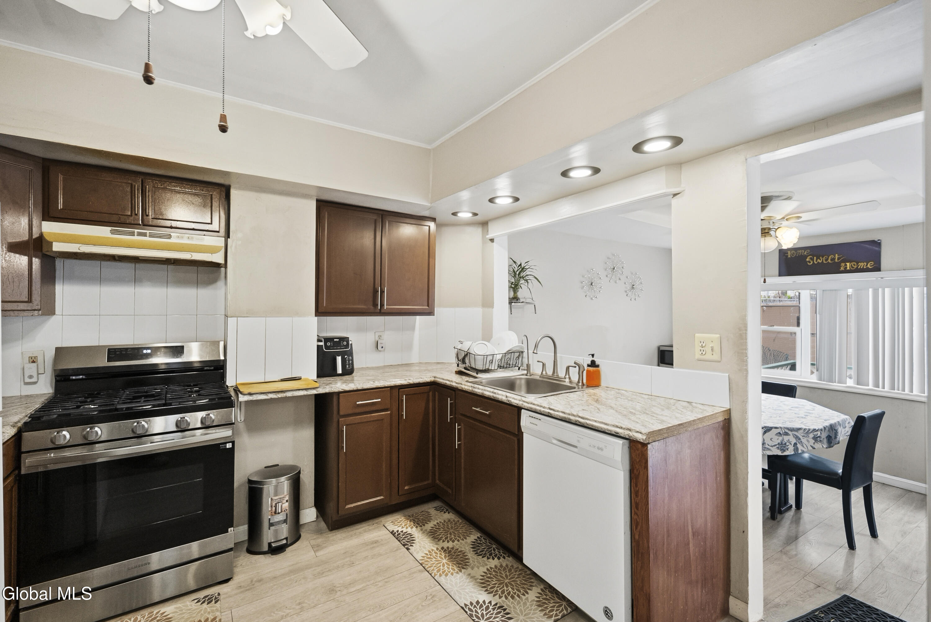 28 Grant Avenue Albany NY 12206