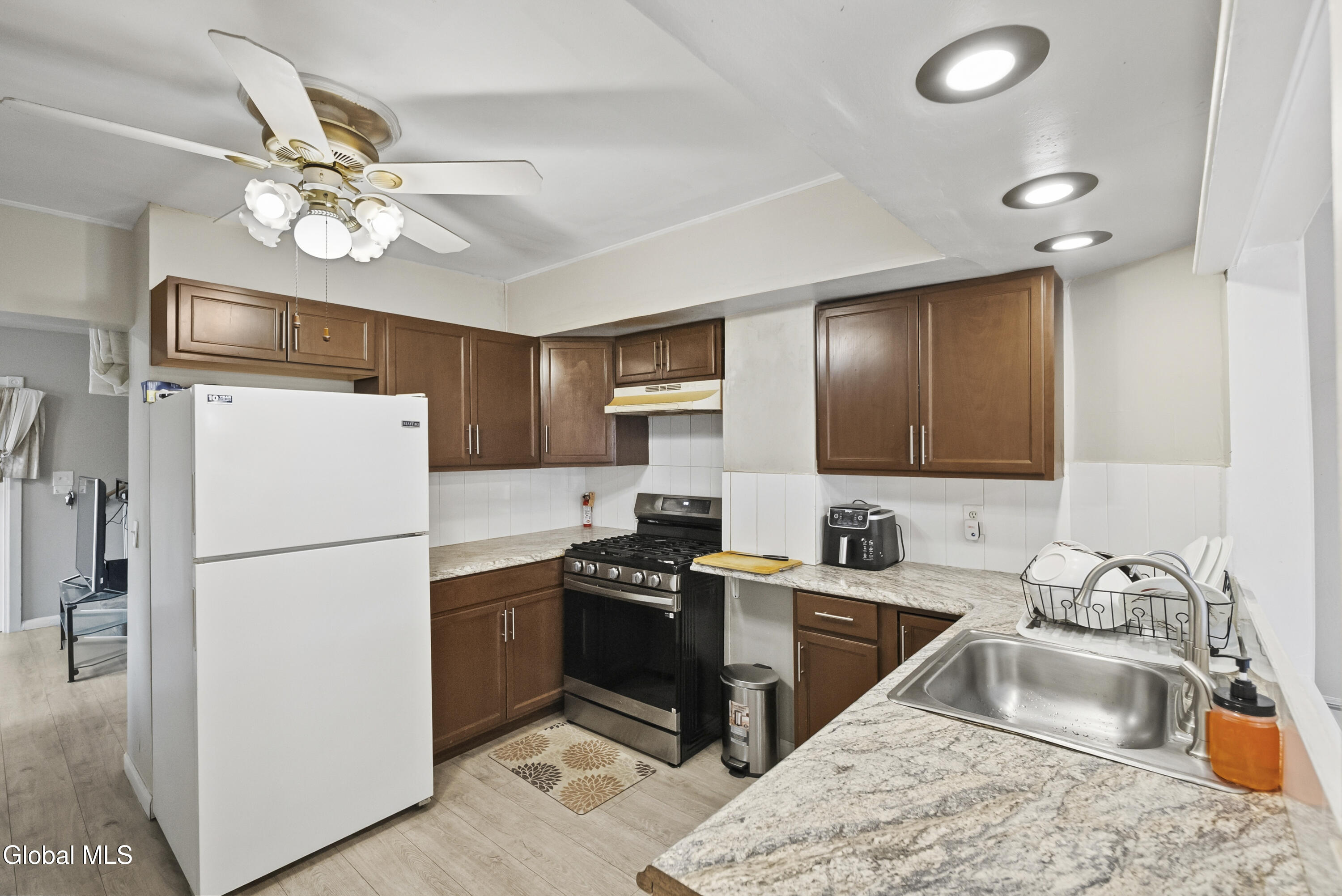 28 Grant Avenue Albany NY 12206