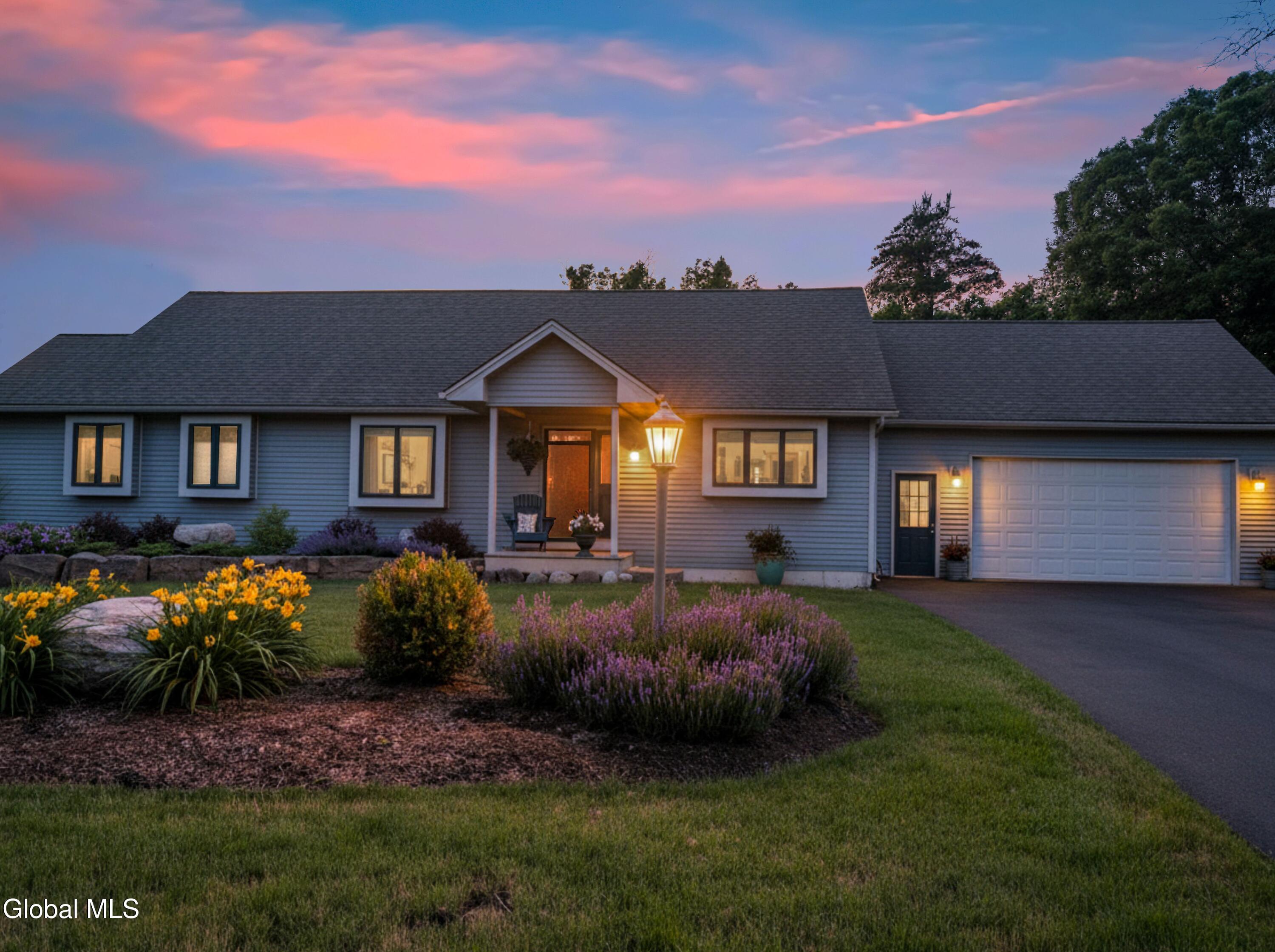 33 Maid Marion Way Queensbury NY 12804
