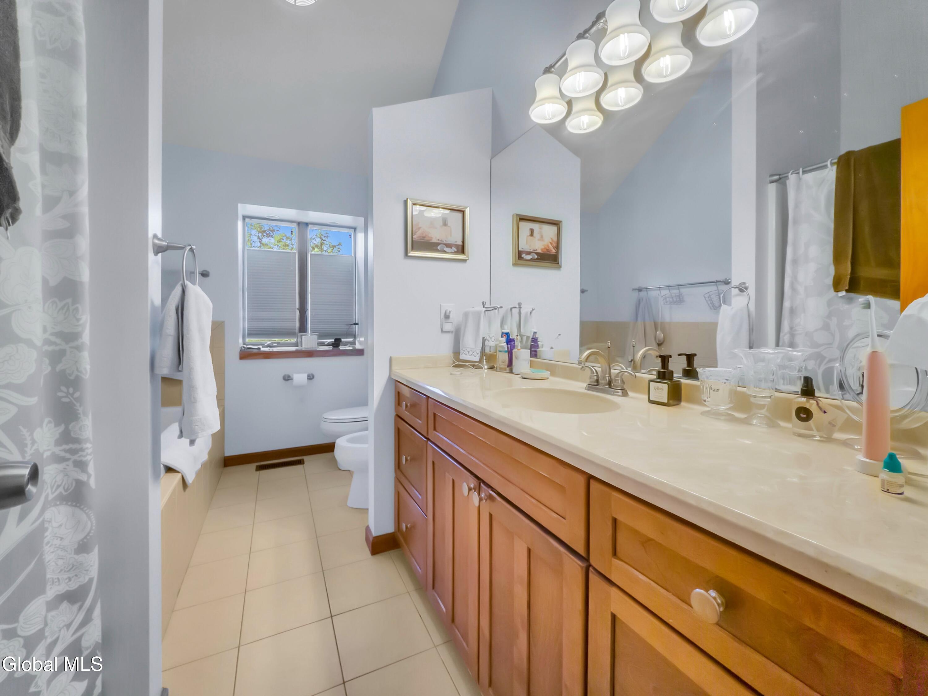 33 Maid Marion Way Queensbury NY 12804