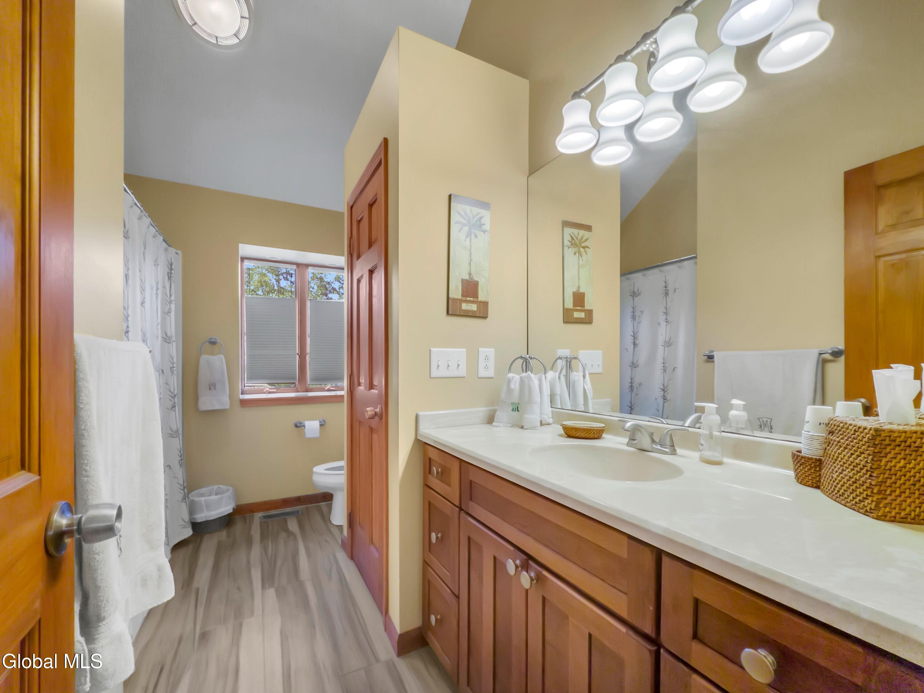 33 Maid Marion Way Queensbury NY 12804