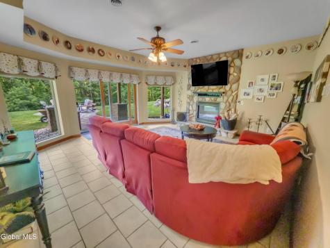 33 Maid Marion Way Queensbury NY 12804