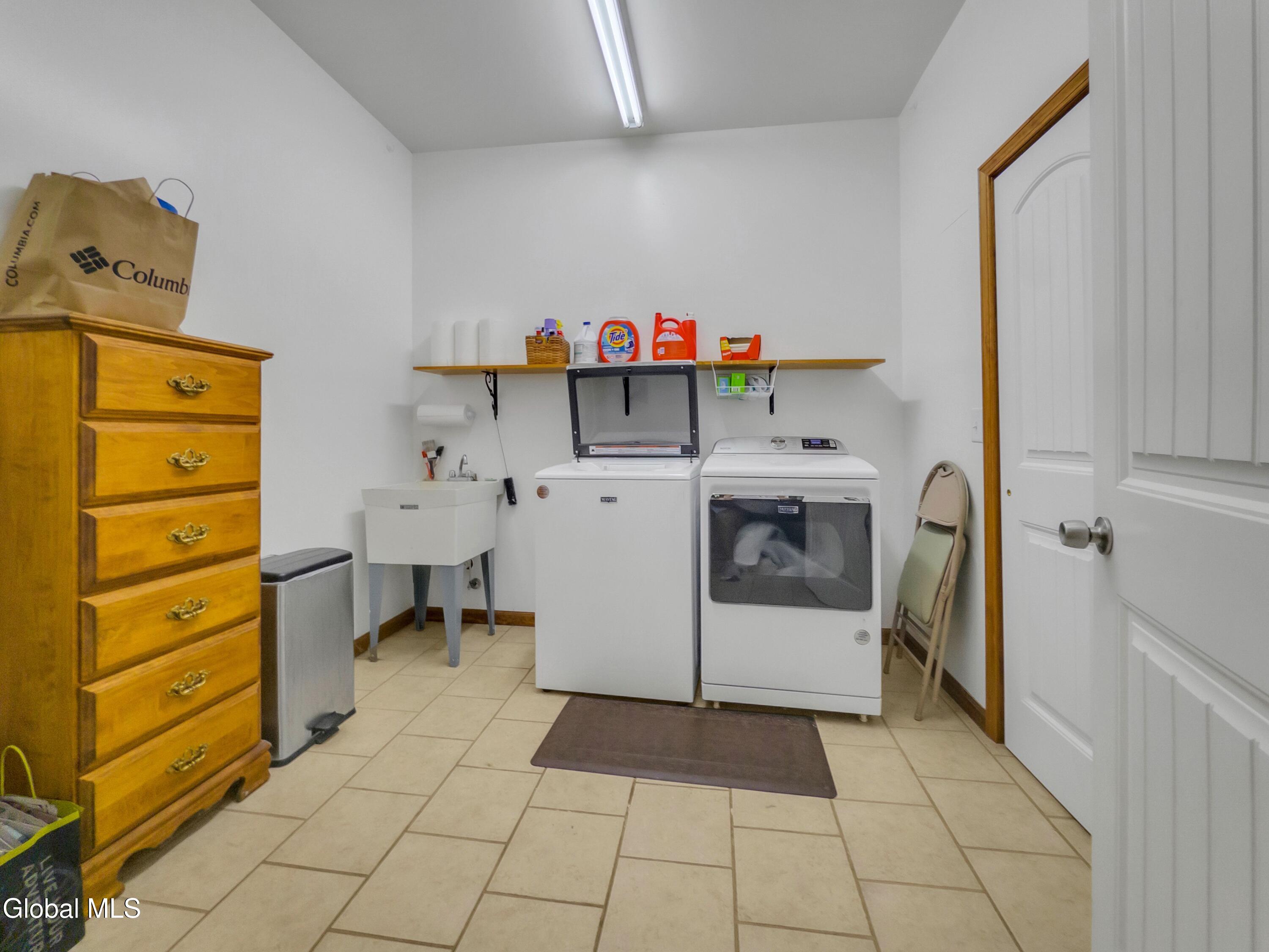 33 Maid Marion Way Queensbury NY 12804
