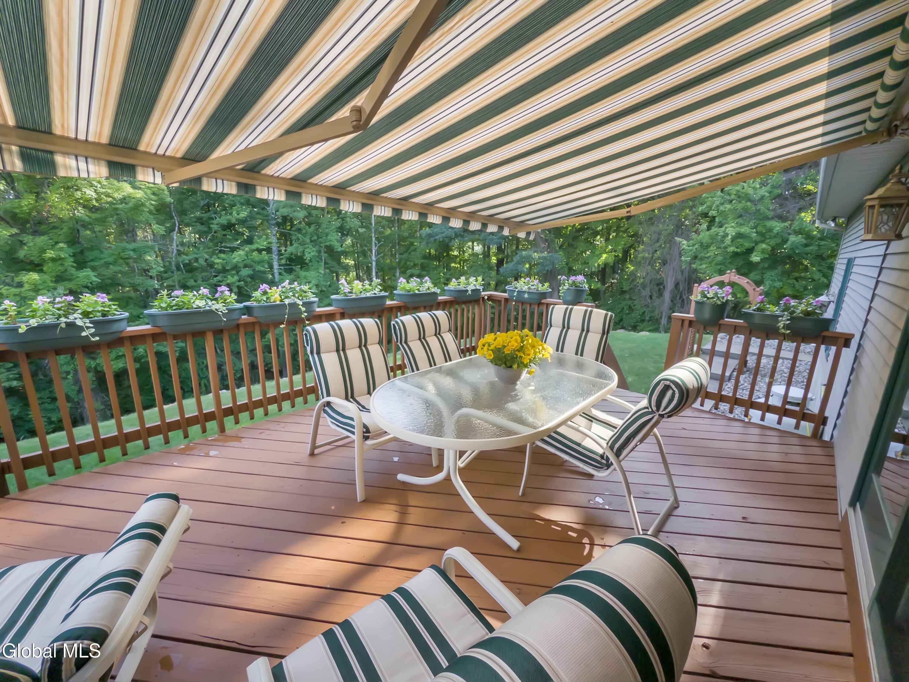 33 Maid Marion Way Queensbury NY 12804