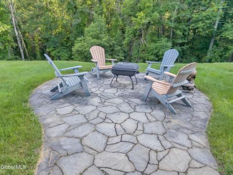 33 Maid Marion Way Queensbury NY 12804