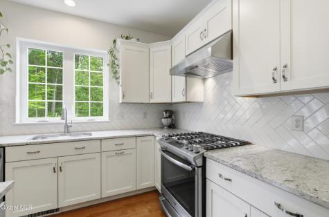 17 Linden Drive Clifton Park NY 12065