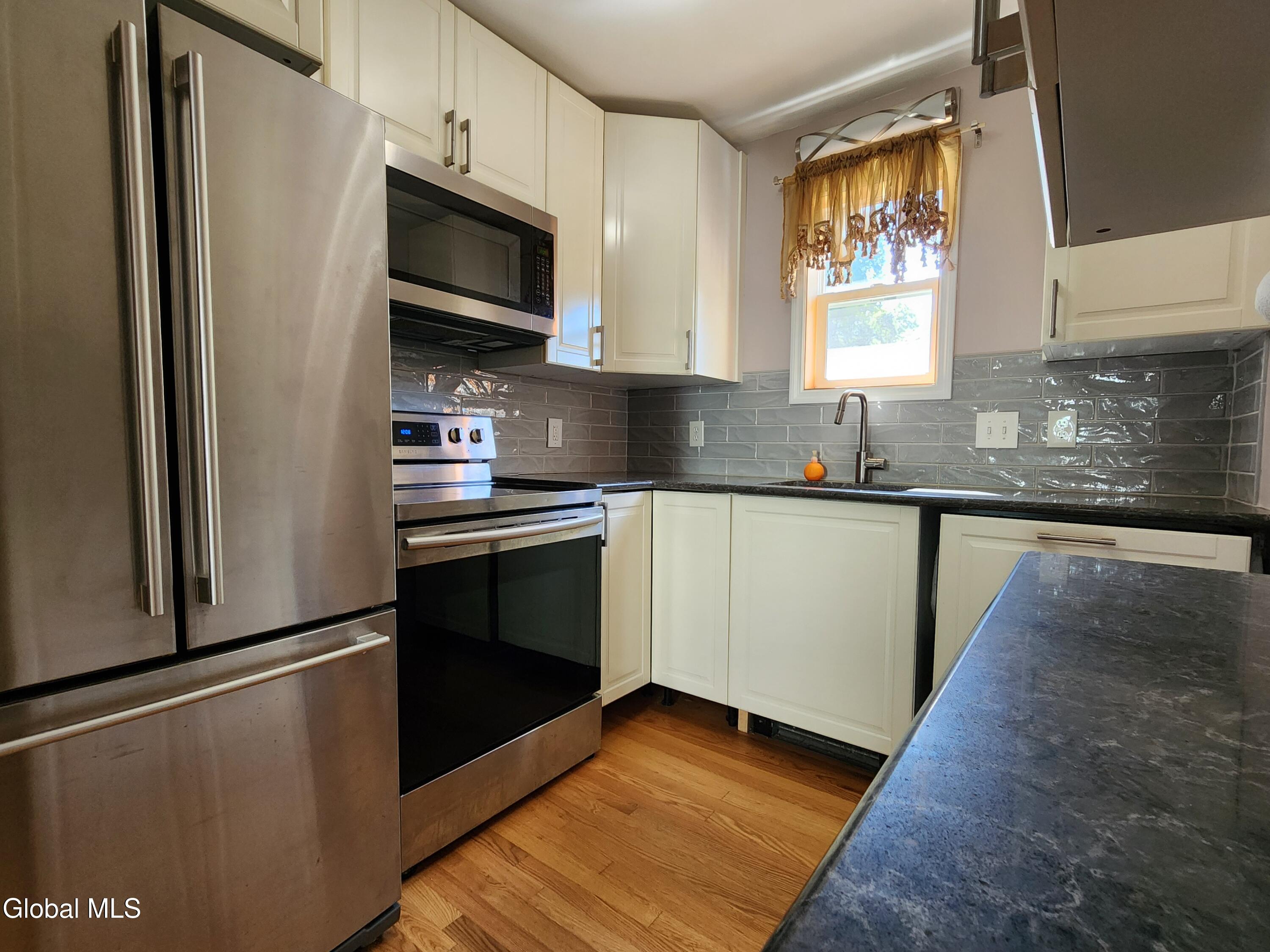 1003 River Road Schodack Landing NY 12156