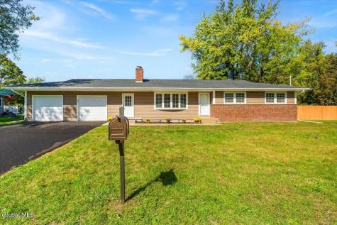 82 N Lincoln Street Mechanicville NY 12118