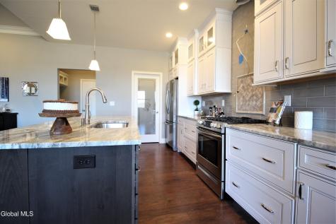 13 Wyatt's Way Clifton Park NY 12065
