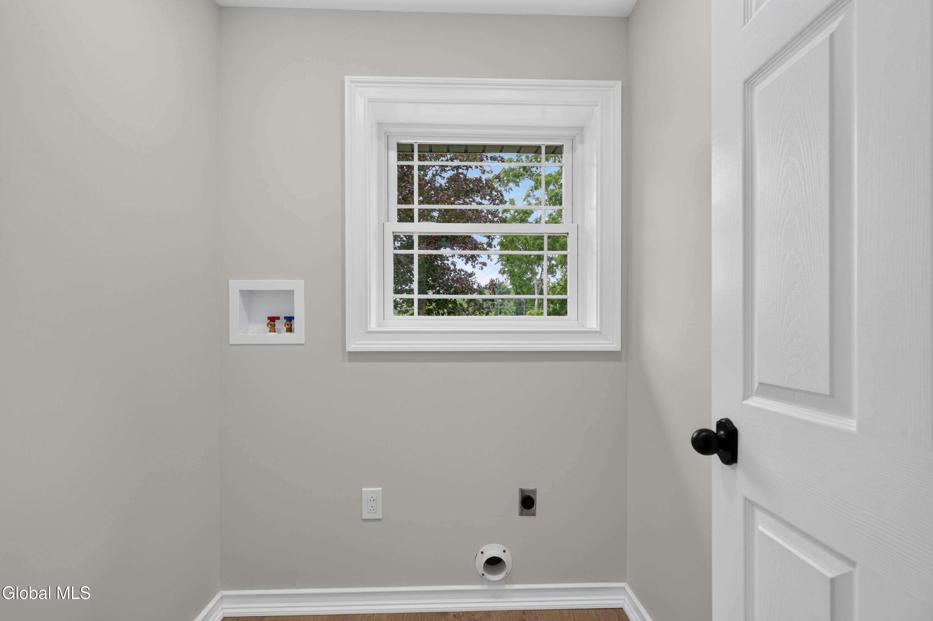 11 Mcdermott Road Mechanicville NY 12118