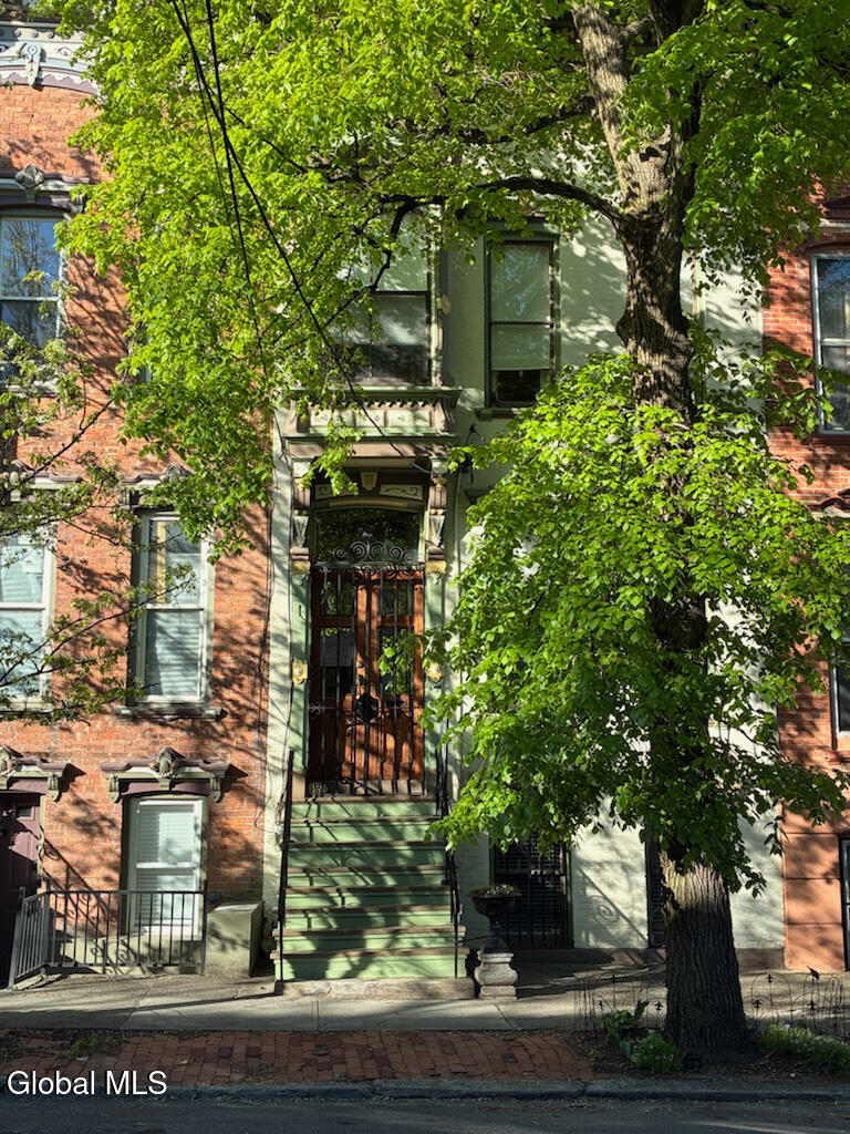 165 Lancaster Street Albany NY 12210