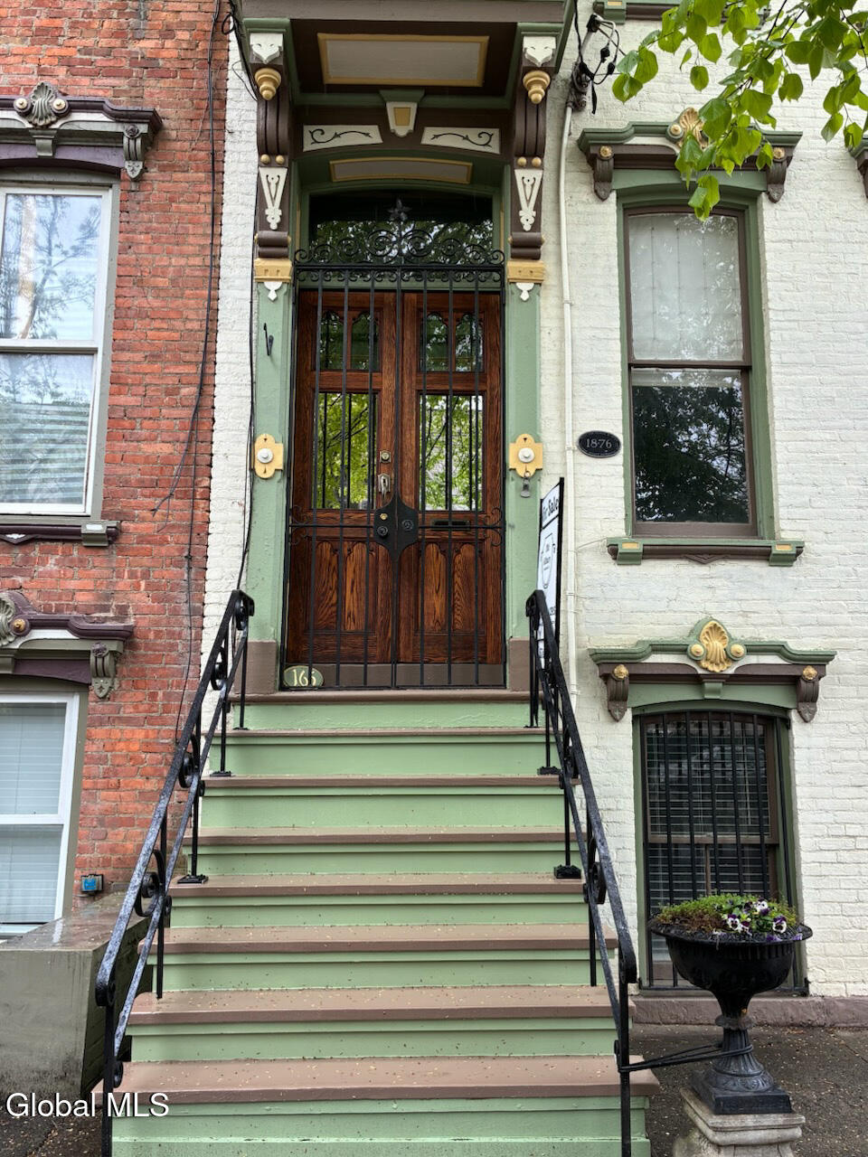 165 Lancaster Street Albany NY 12210