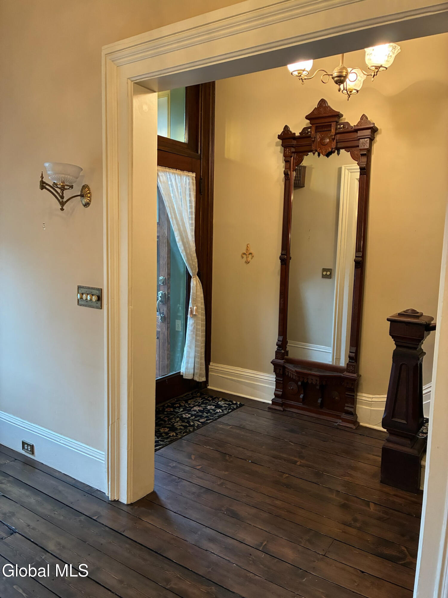 165 Lancaster Street Albany NY 12210