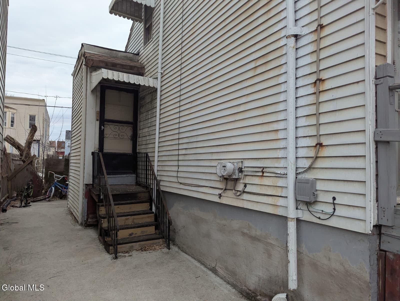 636 Clinton Avenue Albany NY 12206