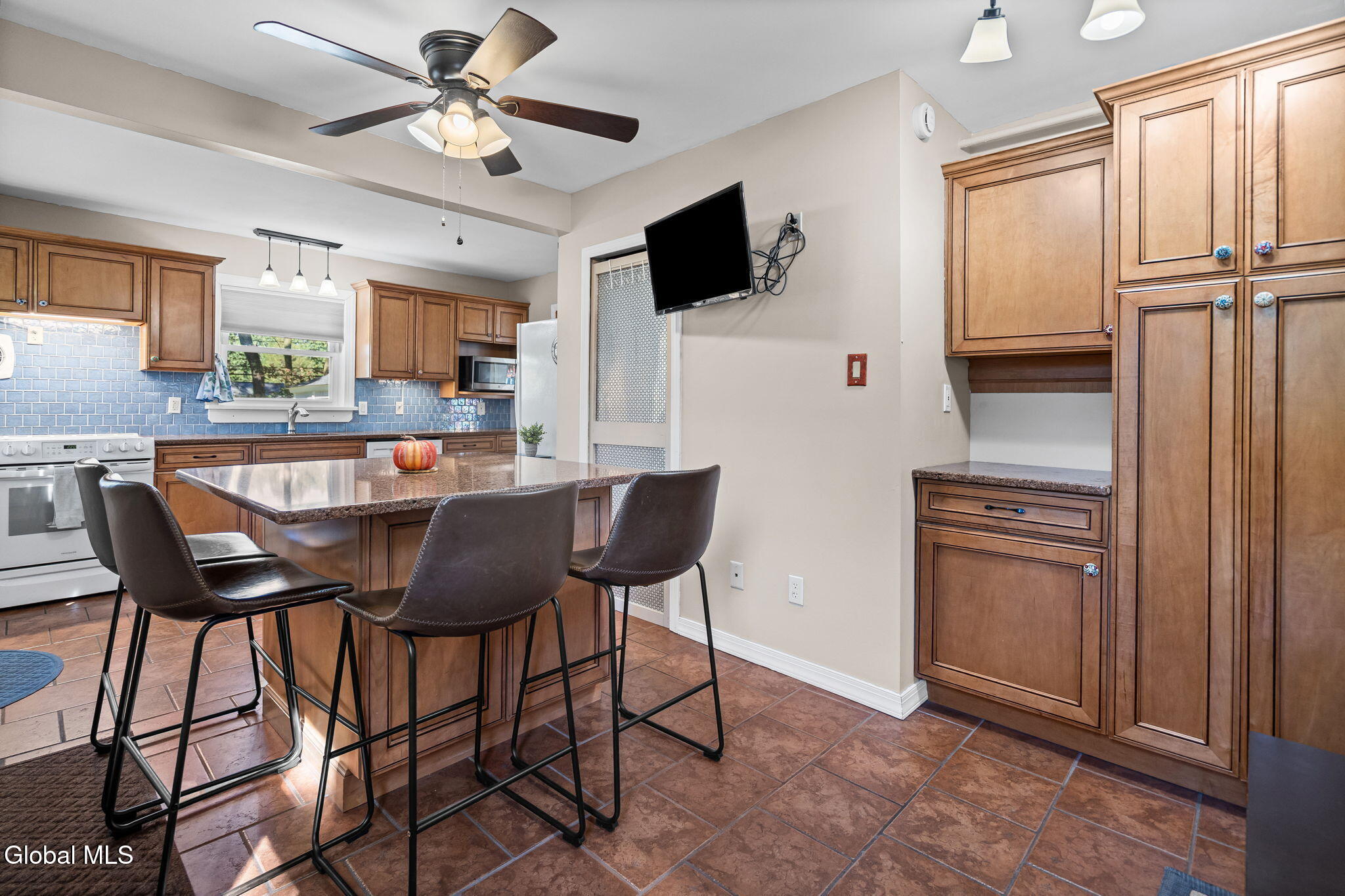27 Southgate Road Loudonville NY 12211
