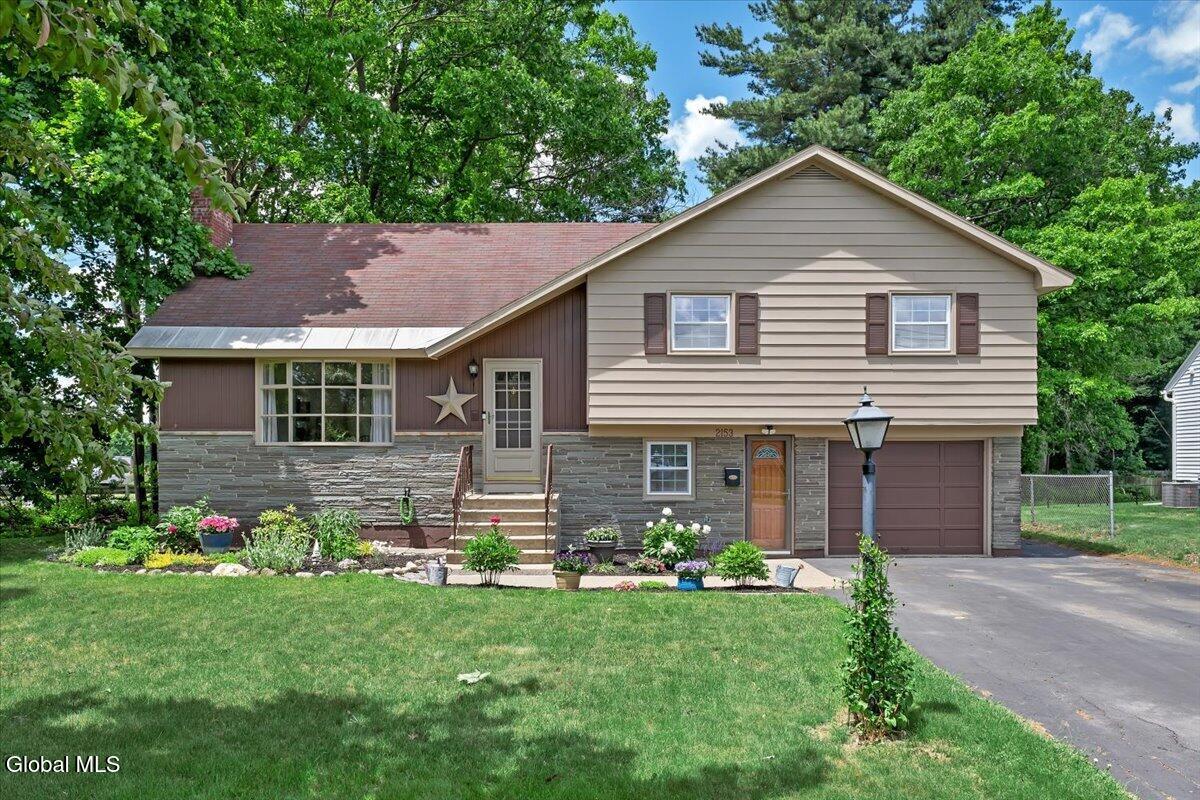 2153 Van Wormer Road Schenectady NY 12303