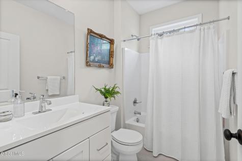 8 Fairway Court Voorheesville NY 12186