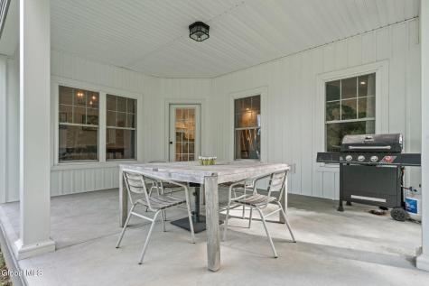 8 Fairway Court Voorheesville NY 12186