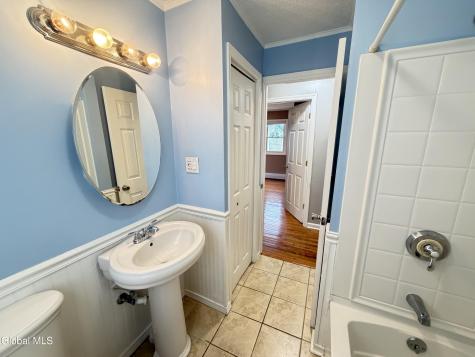 86 Jones Drive Schenectady NY 12309