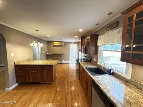 86 Jones Drive Schenectady NY 12309