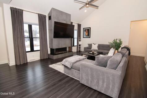 9 Sunflower Terrace Clifton Park NY 12065