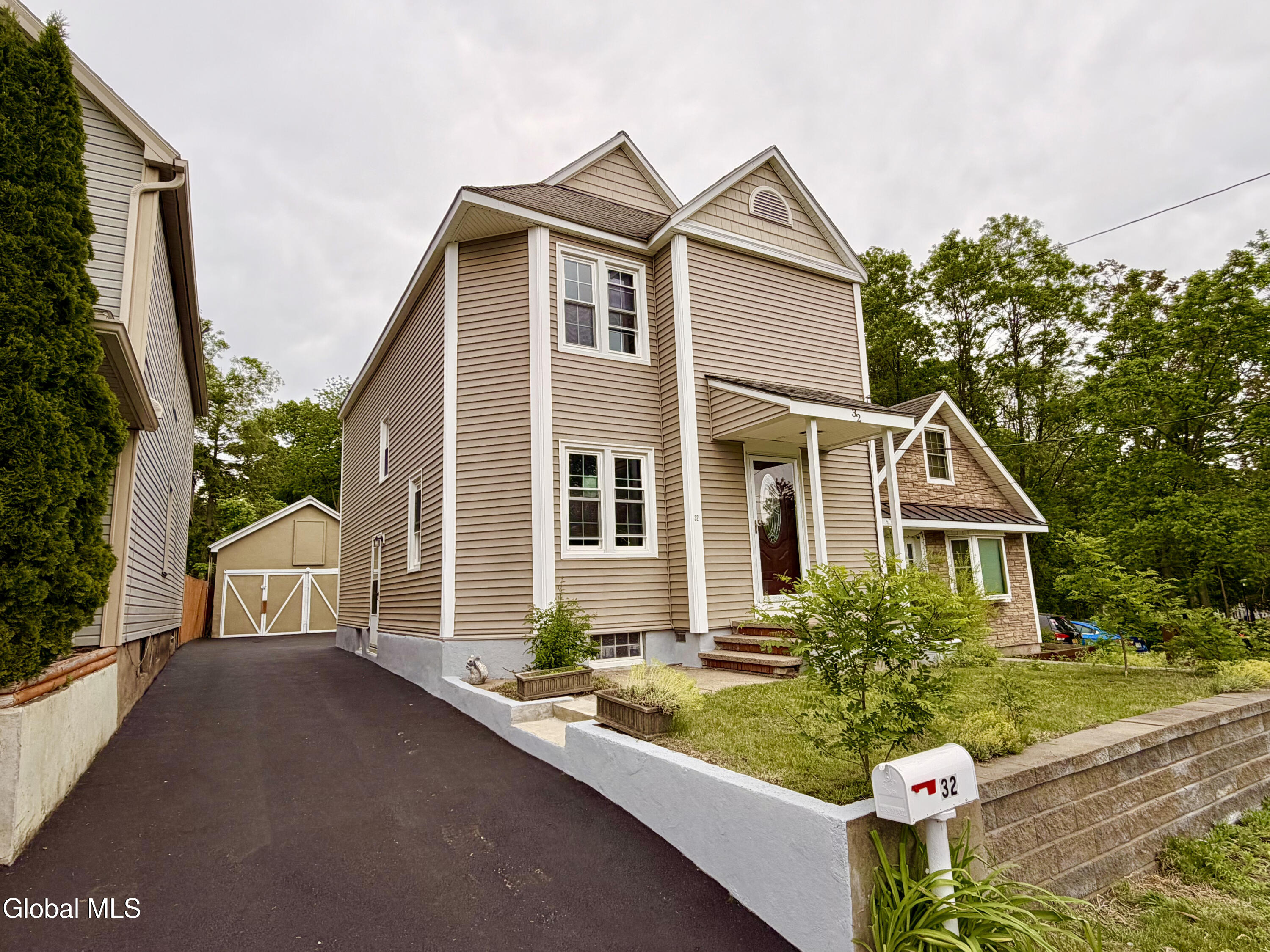 32 Mount Stuart Road Schenectady NY 12304