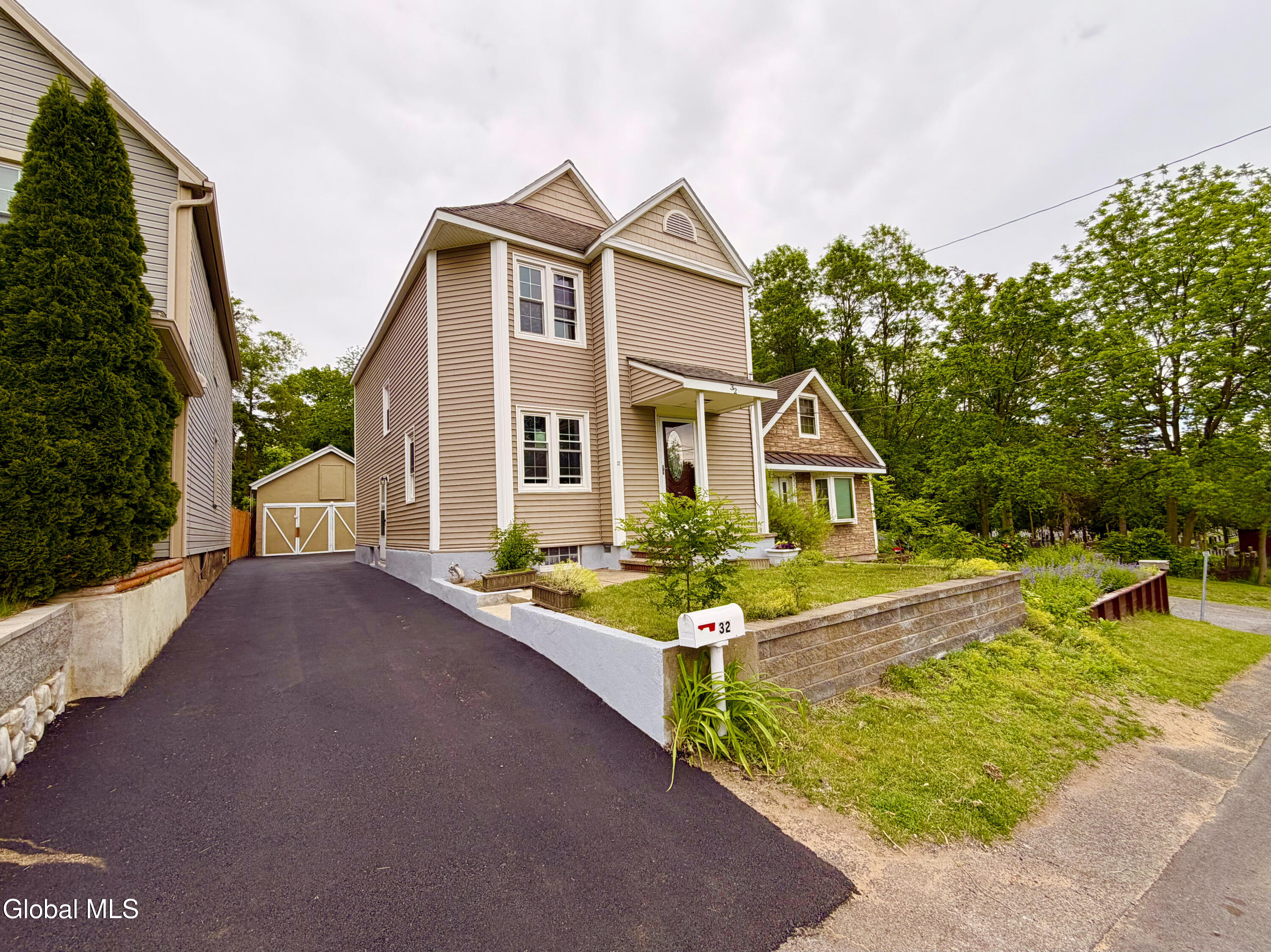 32 Mount Stuart Road Schenectady NY 12304