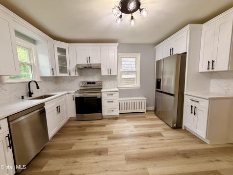 32 Mount Stuart Road Schenectady NY 12304