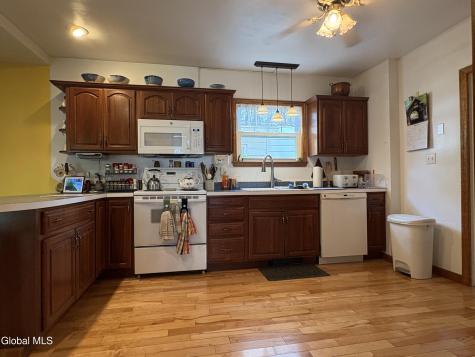 28 Eileen Street Albany NY 12203