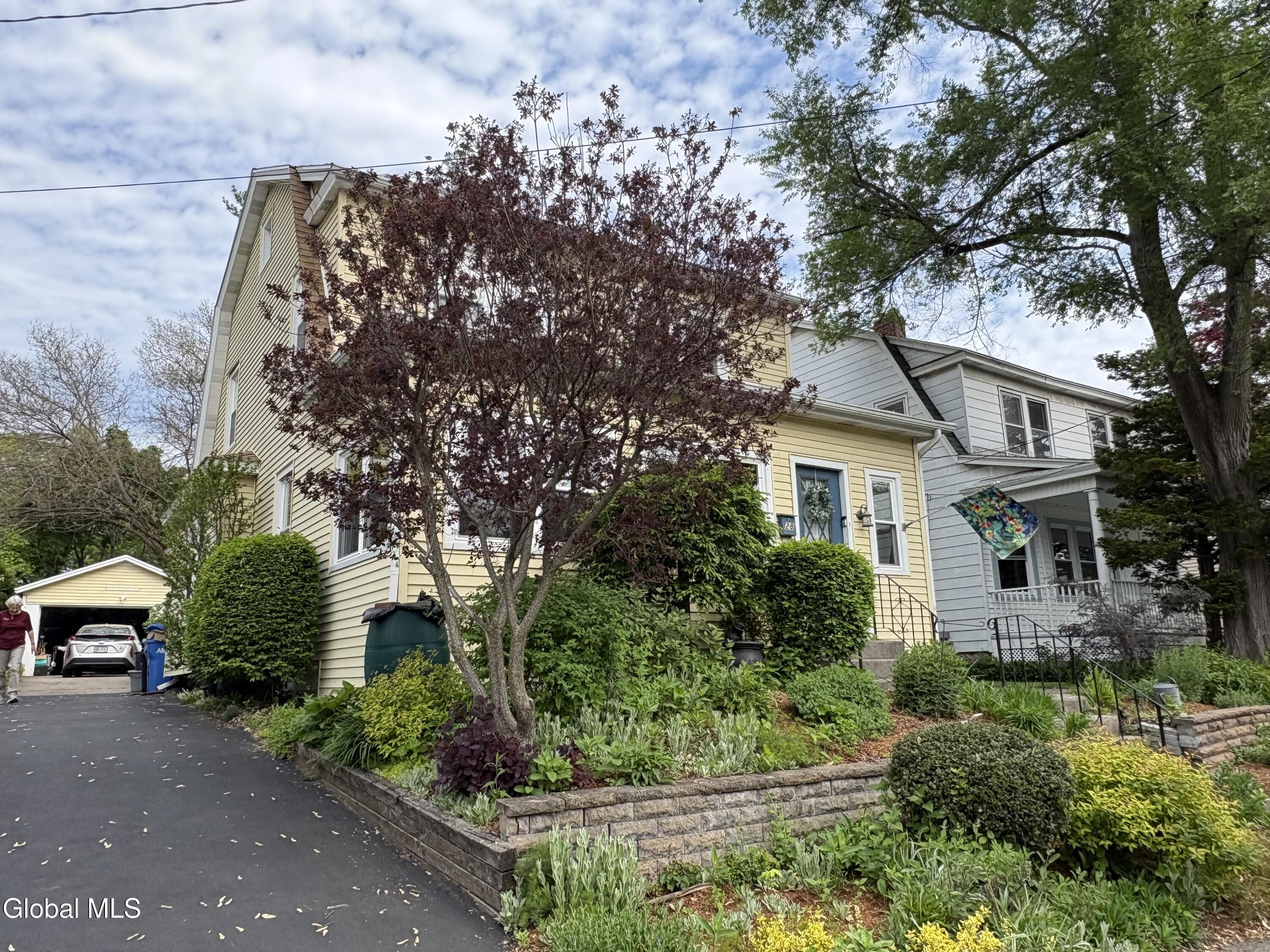 28 Eileen Street Albany NY 12203