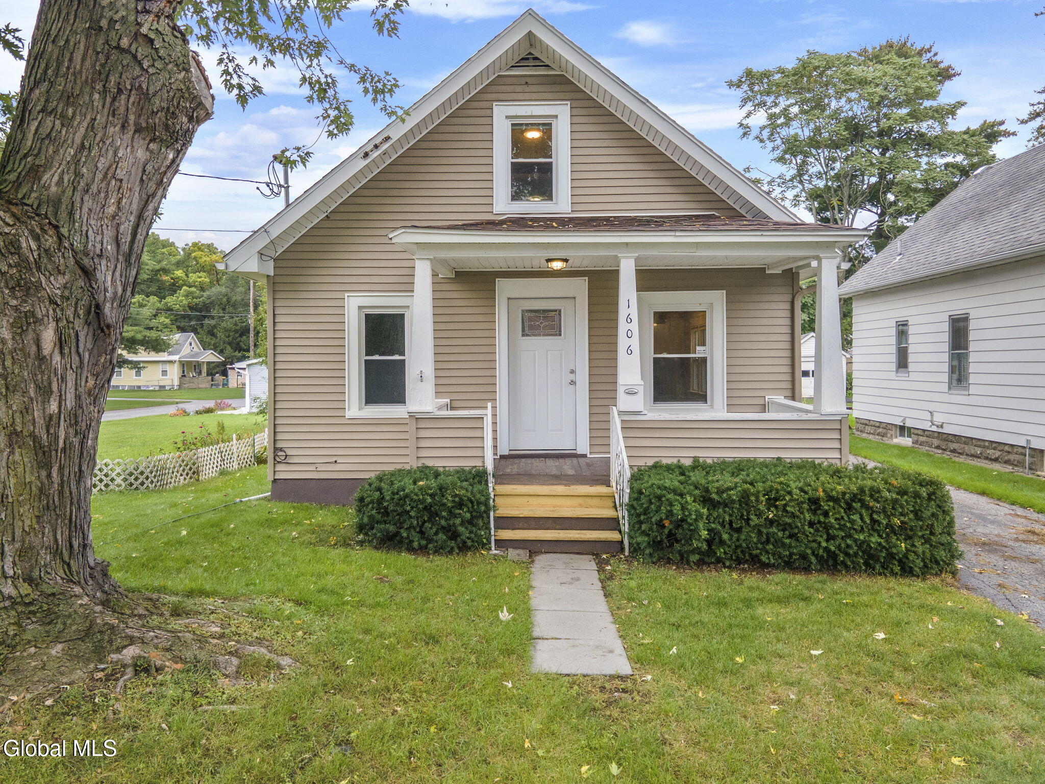 1606 Fordham Avenue Schenectady NY 12306