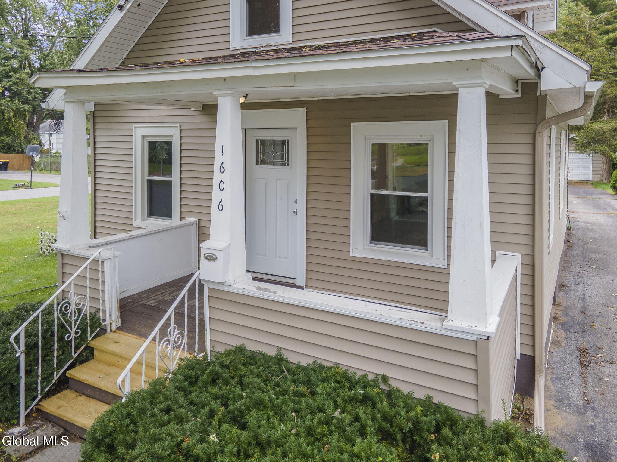 1606 Fordham Avenue Schenectady NY 12306