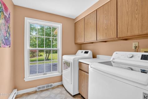 218 Swift Road Voorheesville NY 12186