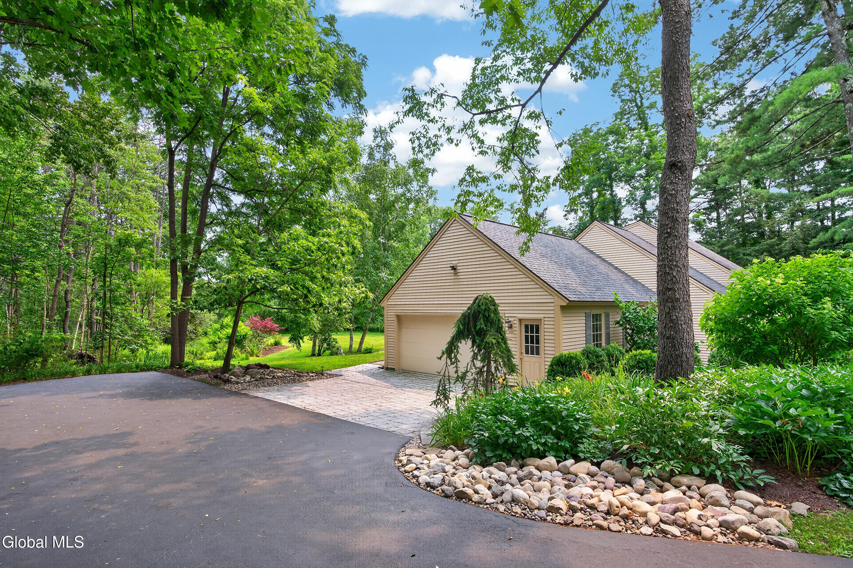 218 Swift Road Voorheesville NY 12186