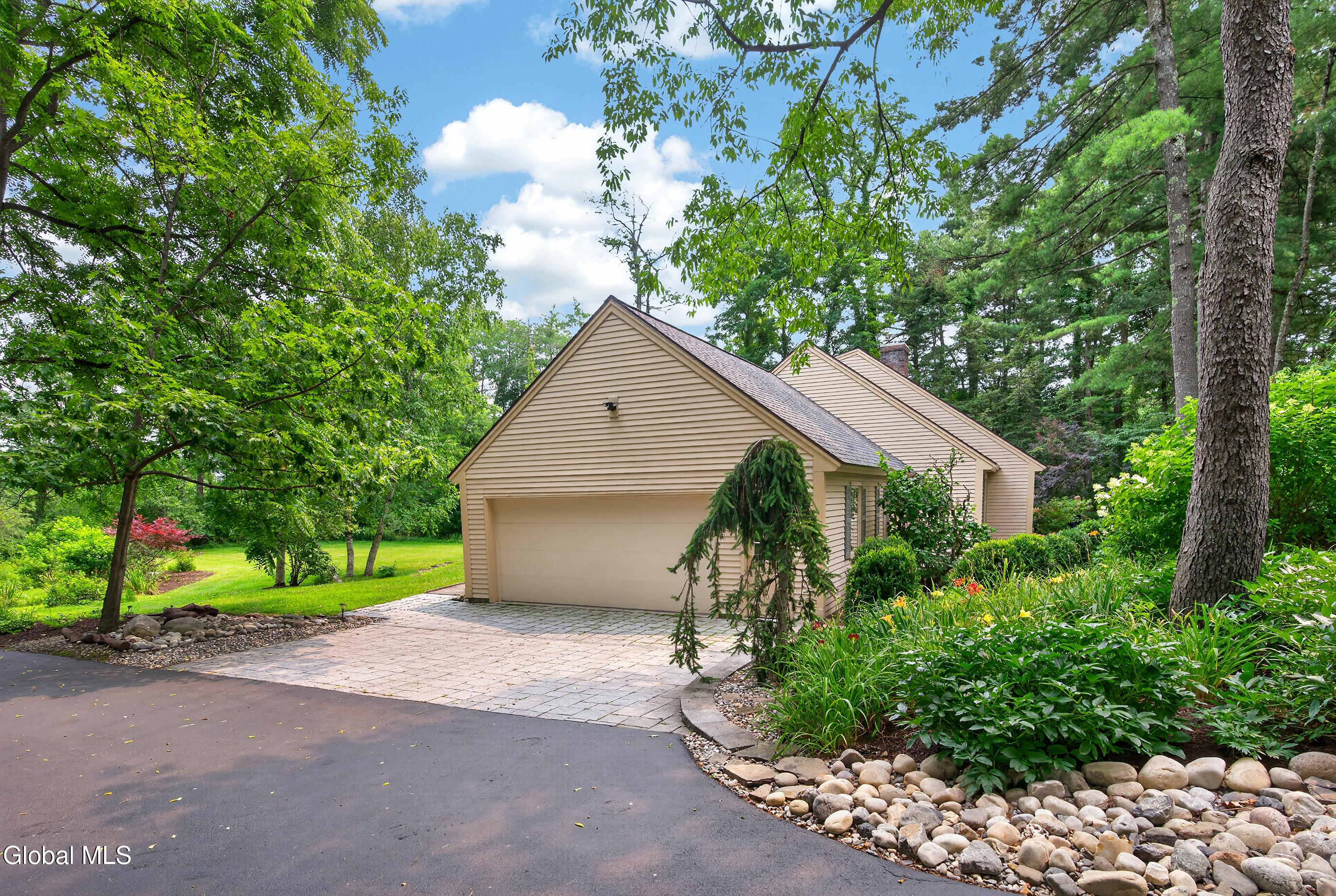 218 Swift Road Voorheesville NY 12186